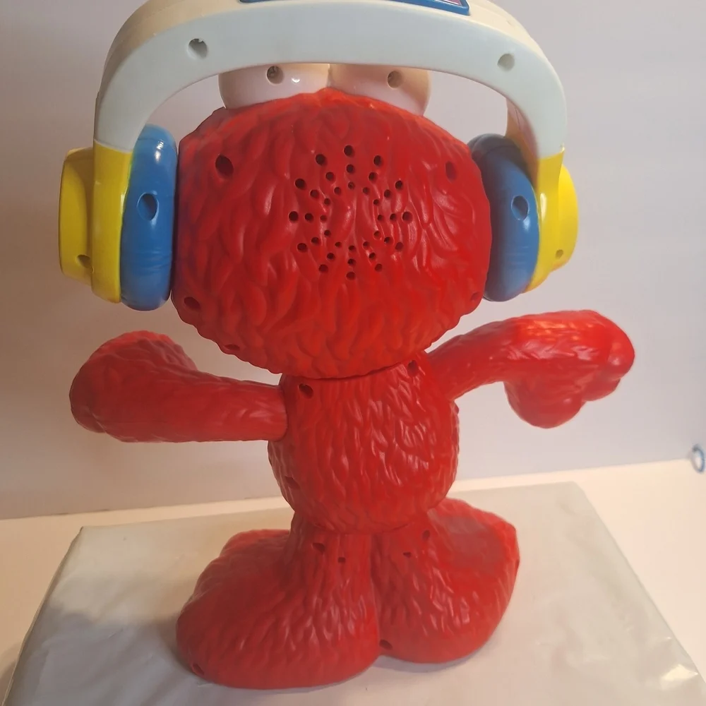 Sesame Street Playskool Elmo Let's Dance Learn Toy. Sing, Talks And Dance.